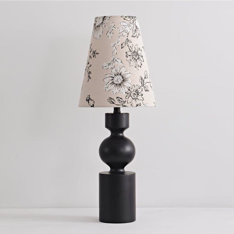 Wooden Flower Pattern Table Lamp-DWHOME
