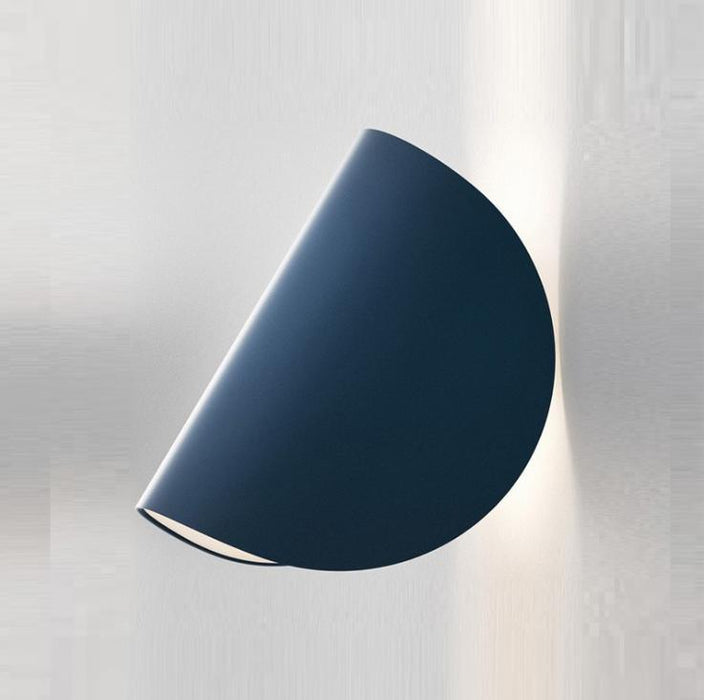 LED Simple Curved Wall Light.